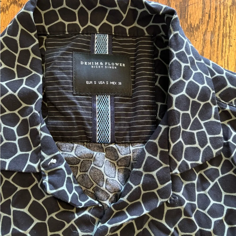 Blue Hexagon Pattern Shirt - Picture 2 of 3